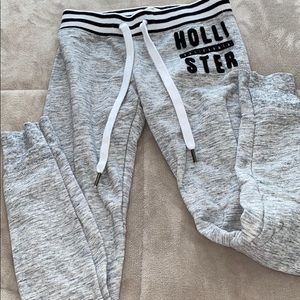 Hollister joggers